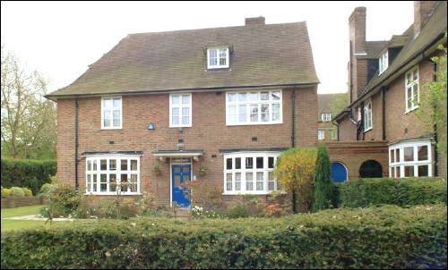 01 Reynolds Close a 